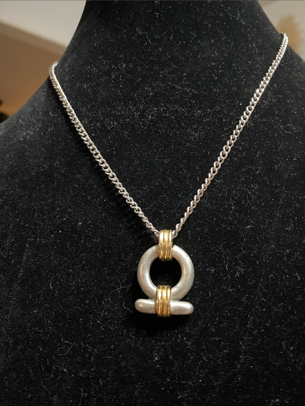 Avon 1978 Infinity Silver and Gold Toggle Ring Pendant Necklace